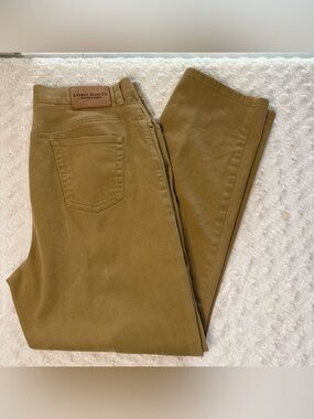 Lauren Ralph Lauren Women’s Straight Leg Jeans in Olive
